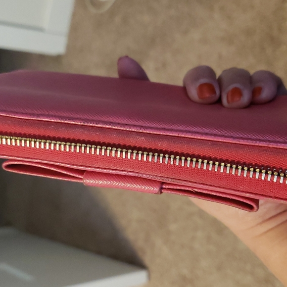 100% authentic pre-loved Prada safiano wallet ribbon Pink In good used condition - Picture 5 of 10